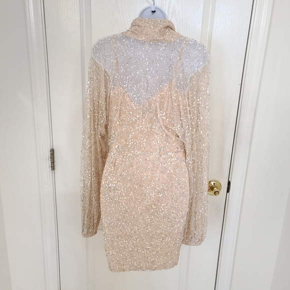 Mac Duggal | Flawed* Long Sleeve V Neck Embellished Mini Dress in Nude Size 6 - Picture 8 of 13